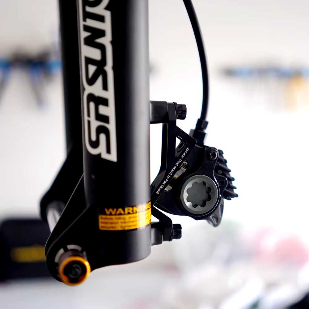 Adaptador Freno Marco Post a Mordaza Flat Mount (20+) 180mm Zrace