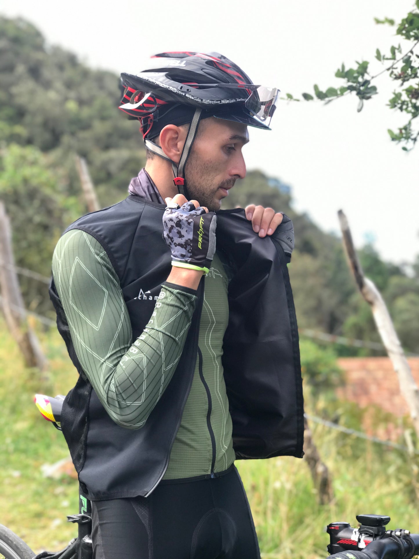 Chaleco Aborigen Basic Talla S (Negro) Pachamabici