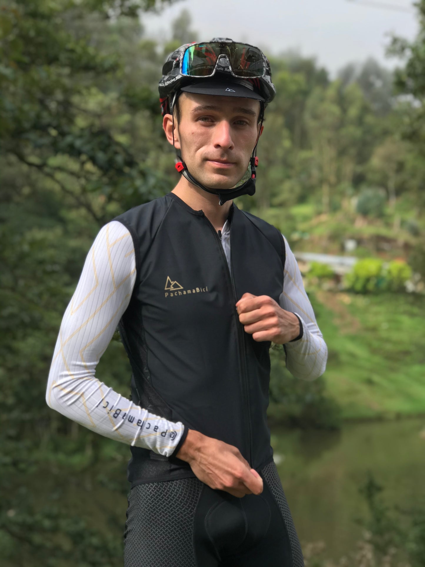 Chaleco Aborigen Basic Talla S (Negro) Pachamabici