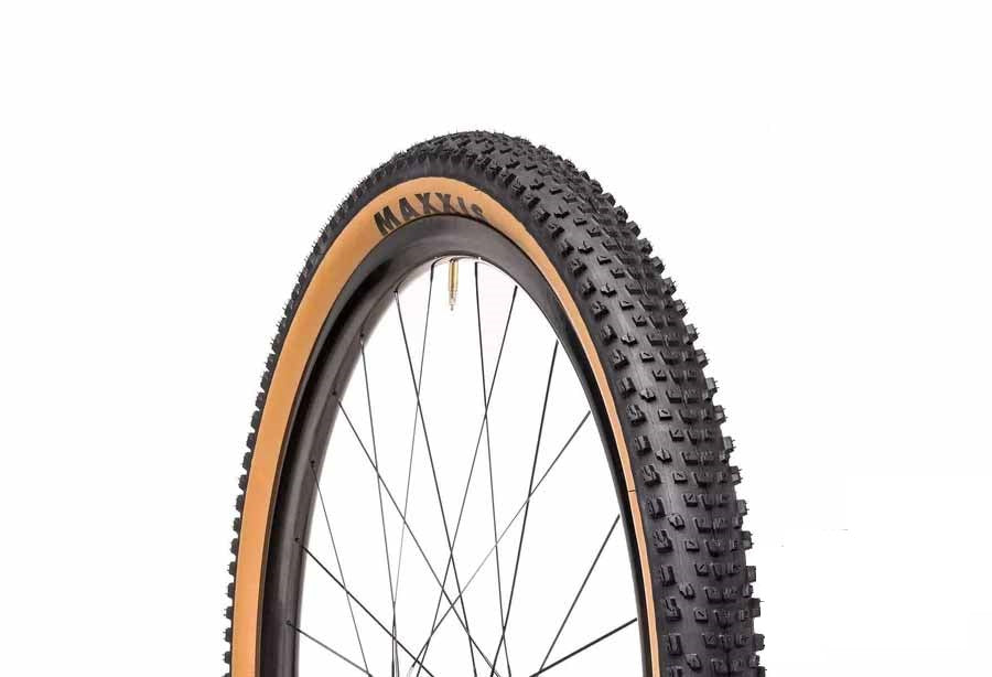 Llanta 27.5x2.25 Rekon Race 60TPI Rigida Cara Marron OEM Maxxis