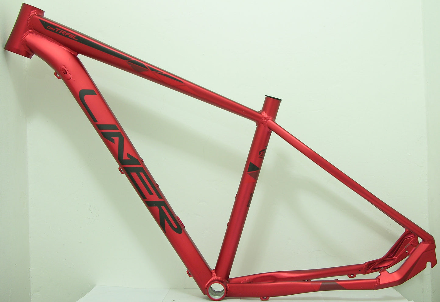 Marco 29 Liner Rojo talla 17 Ontrail